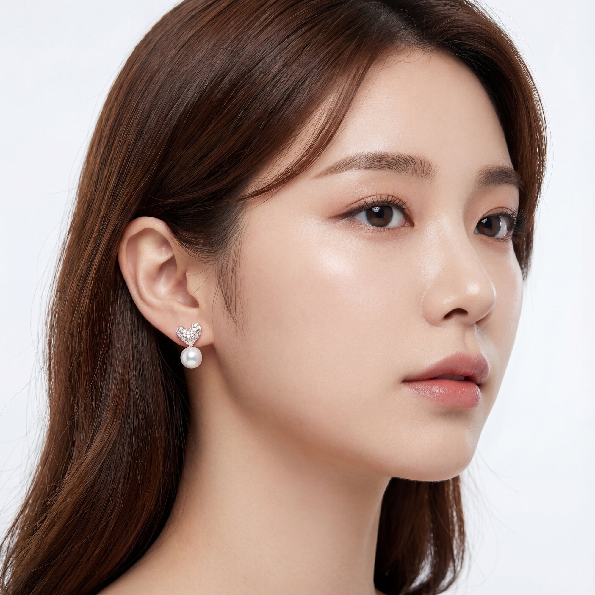 Sweetheart Sparkle, Pavé Heart & Pearl Stud.