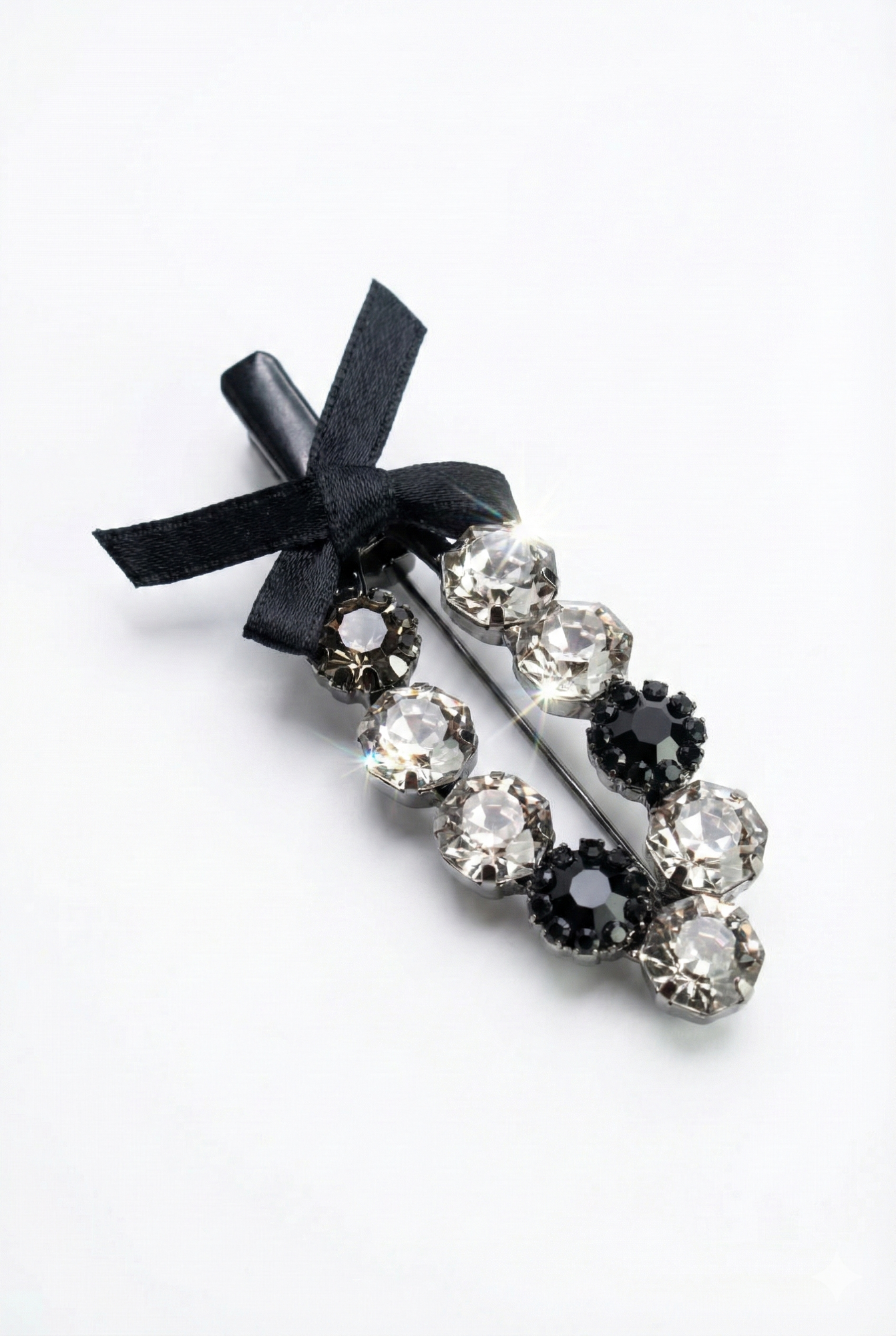 Velvet noir Crystal Bow Hair Clip
