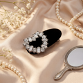 Velvet noir Crystal Heart Hair Clip