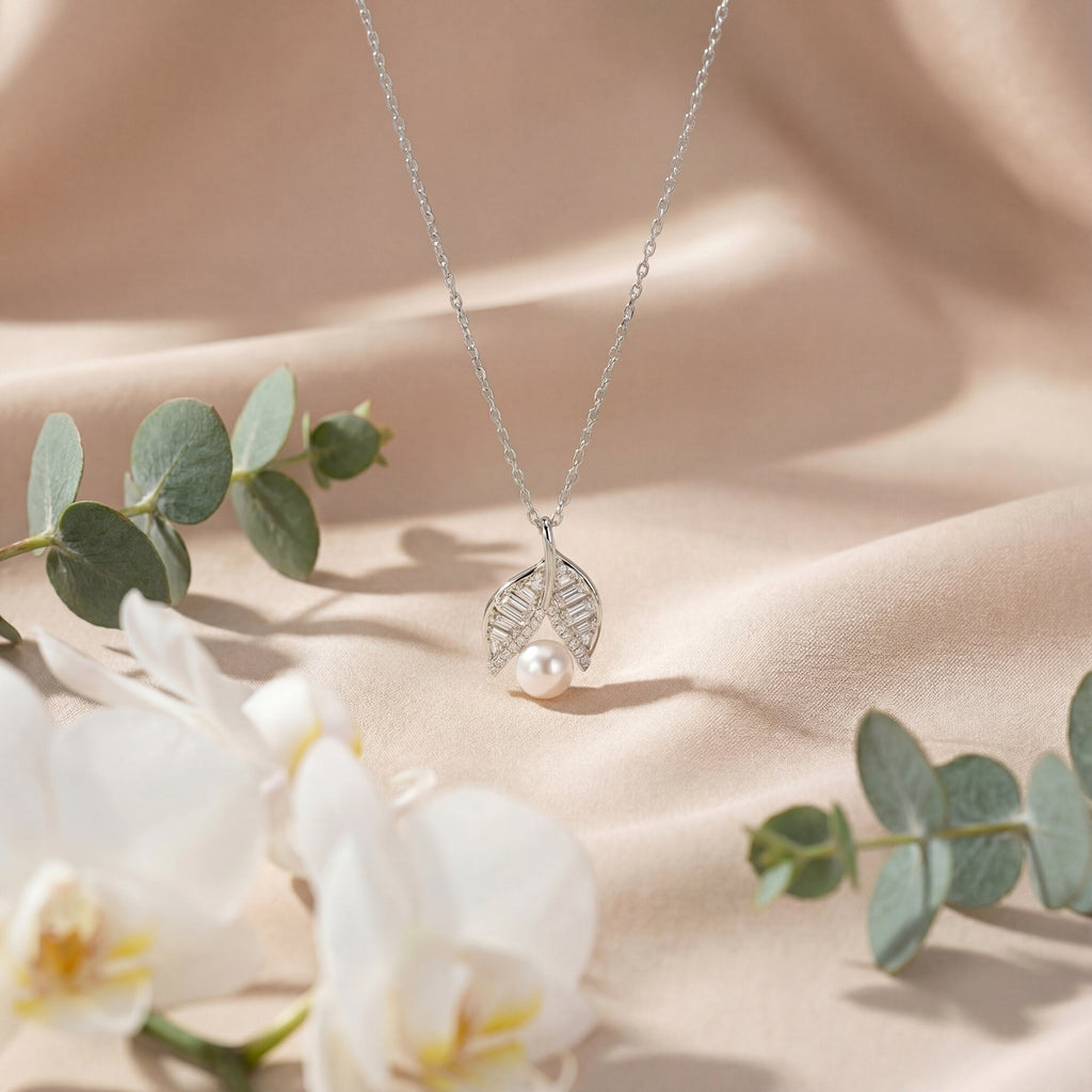 Leaf Halo Pearl Pendant Necklace