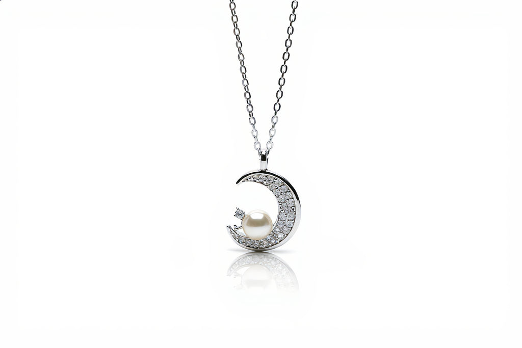 The "Dreamer" Crescent Moon & Pearl Necklace : YUFSNL215