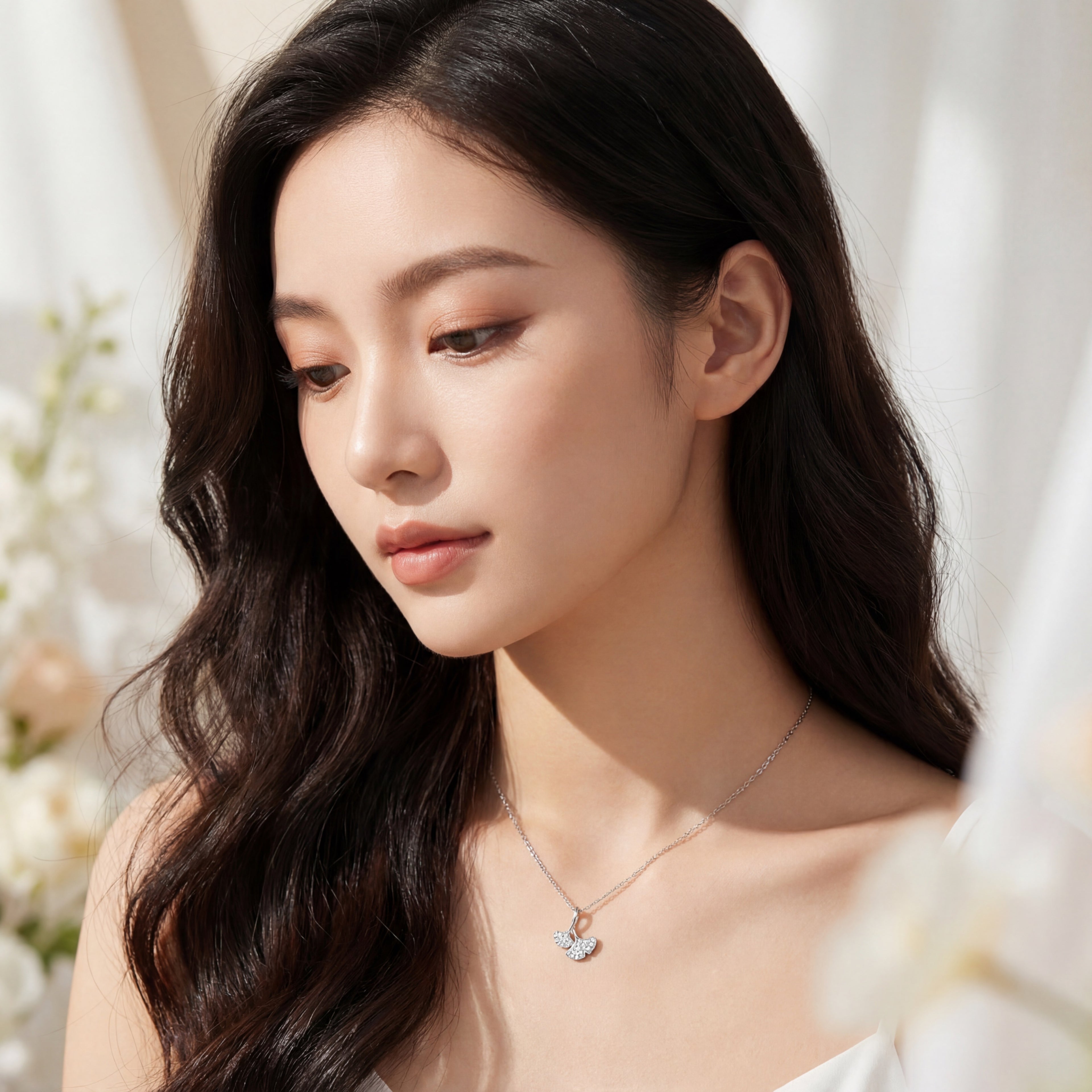 Korean Ginkgo Gleam Pavé Leaf Pendant Necklace : YUFSNL236