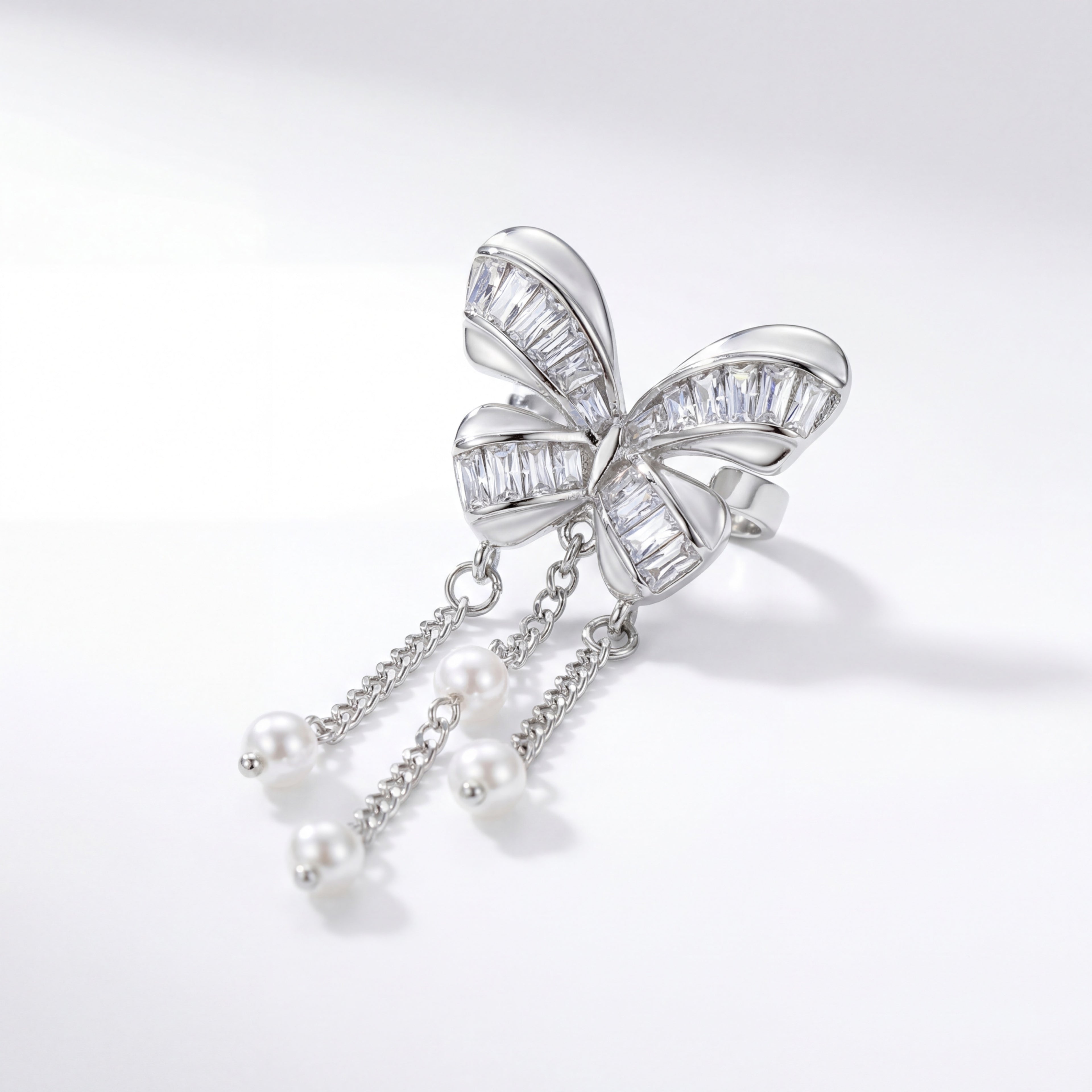 Korean Baguette Butterfly Tassel Cuff : YUFSER381